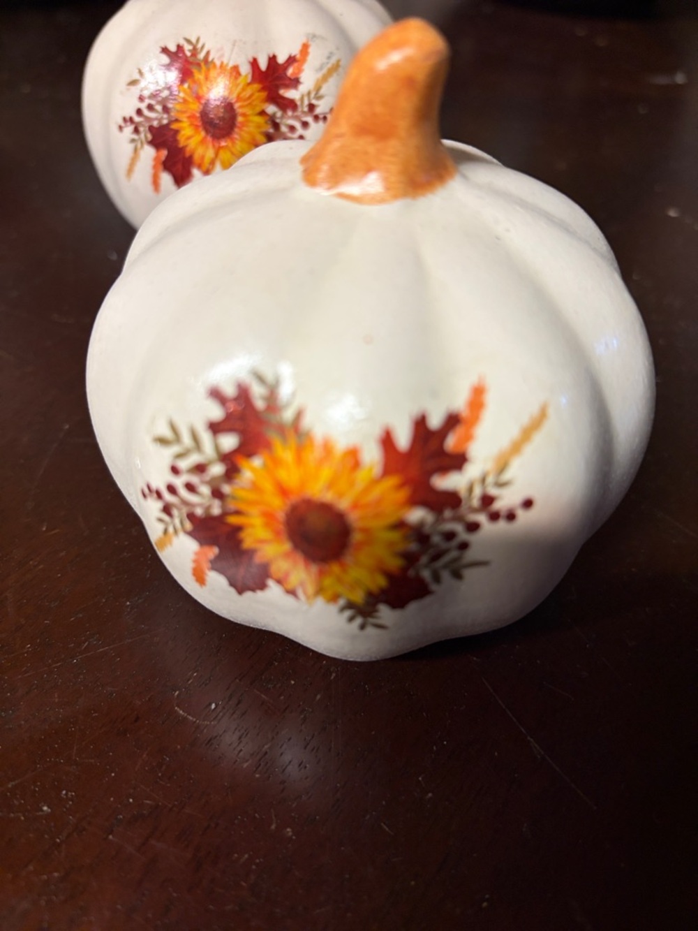 Set of 4 Cream Ceramic Mini Pumpkins with Sunflower - Picture 3 of 4